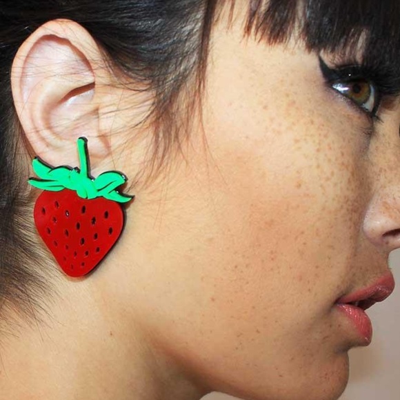 Lucite Strawberry Earrings - Picture 1 of 2